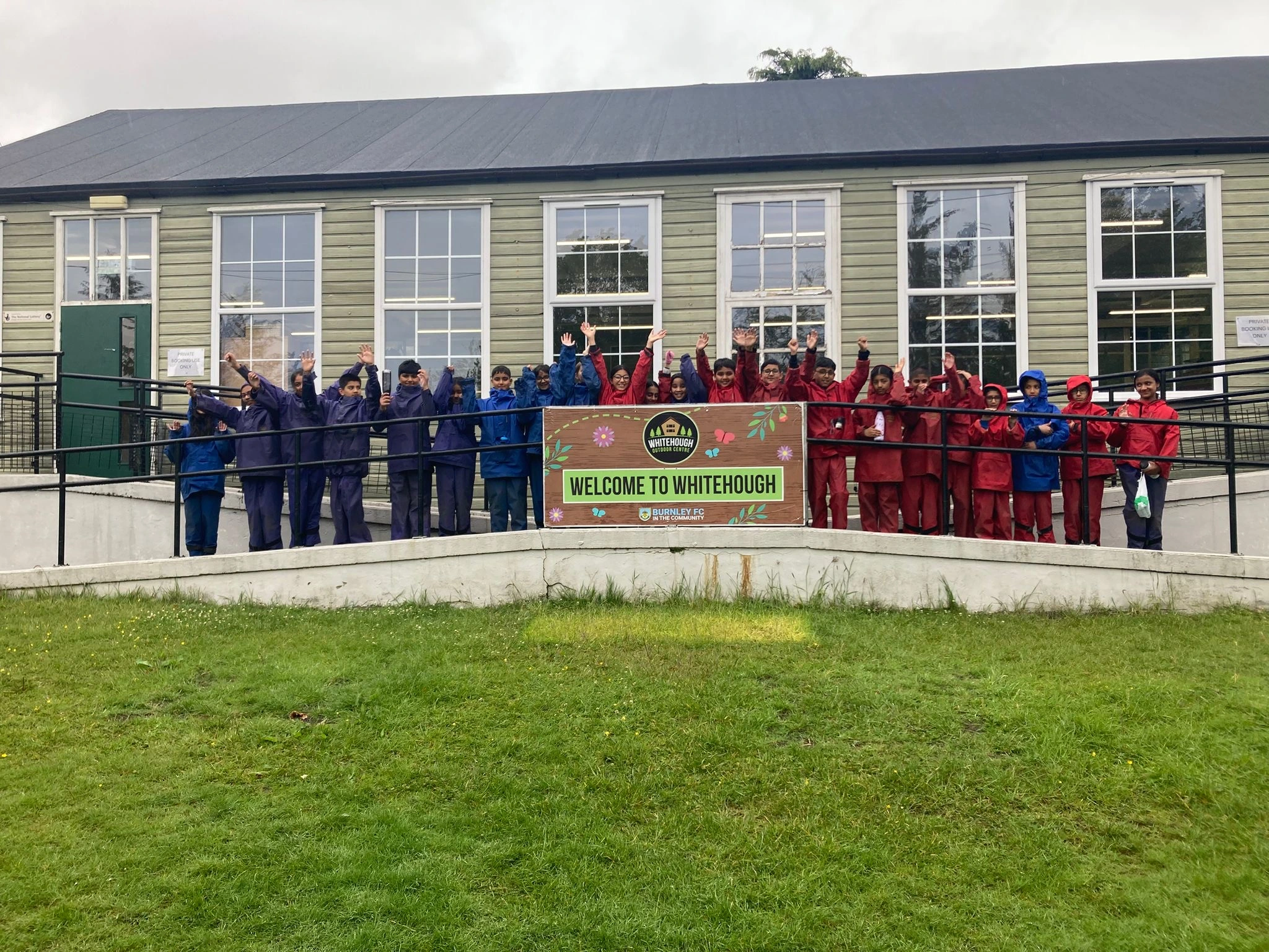 Primary school children in group photo